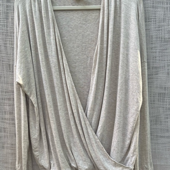 Knit wrap top, long sleeved knit wrap - Picture 2 of 7